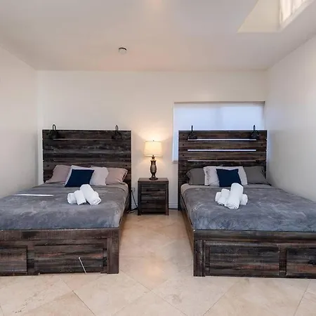 Luxe Apartment In Beverly Hills Sleeps 6 Los Angeles Exterior photo