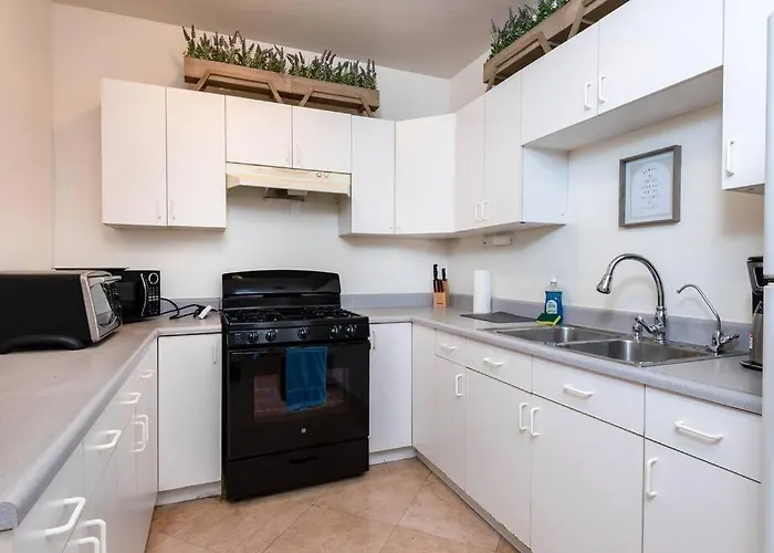 Luxe Apartment In Beverly Hills Sleeps 6